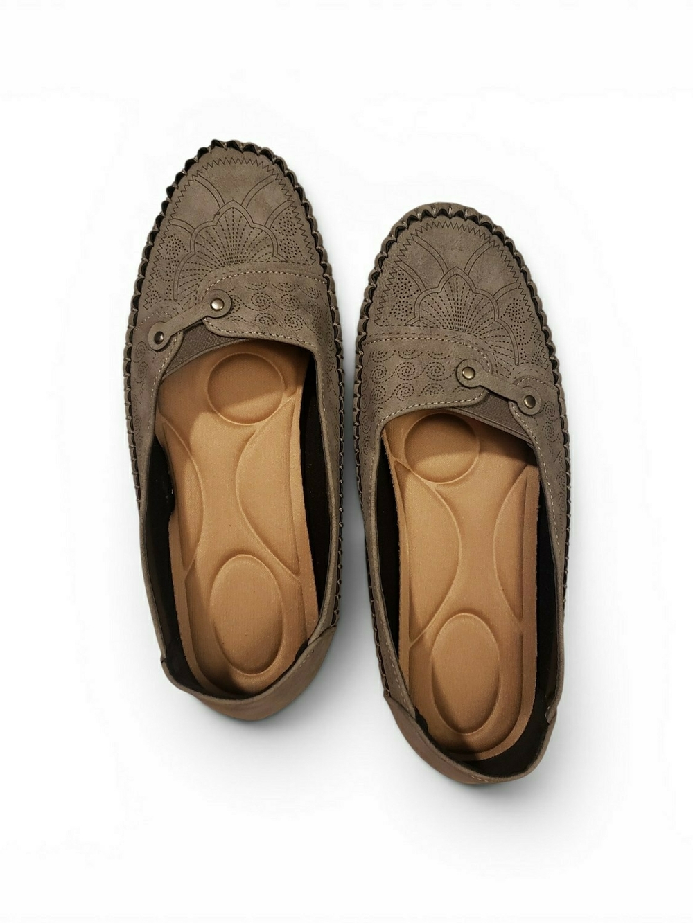 Women's sz 8 moccasin loafers with cushioned insole. New